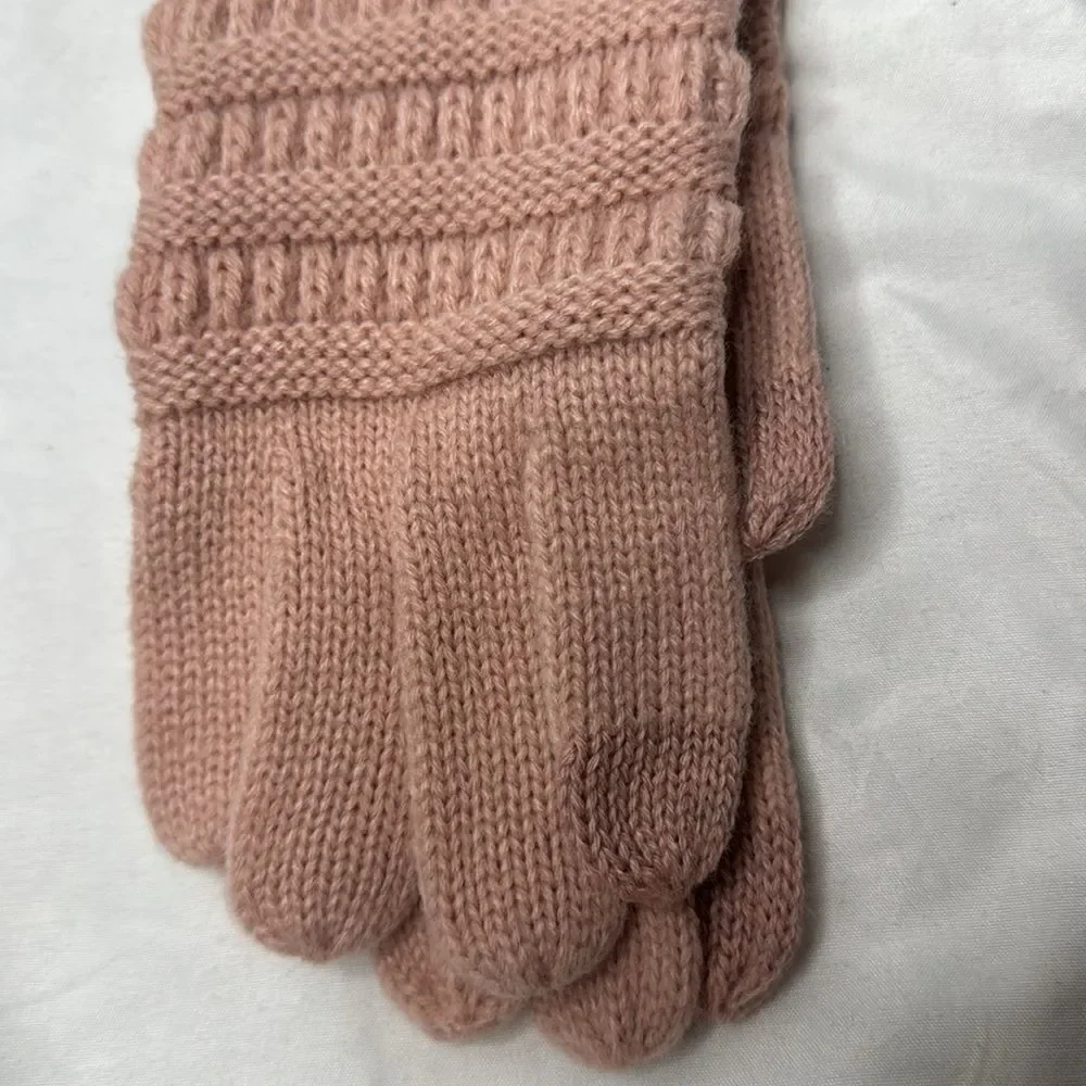 C.C. Exclusives Pink Leather Leopard Print Gloves With SmartTips. NWT.